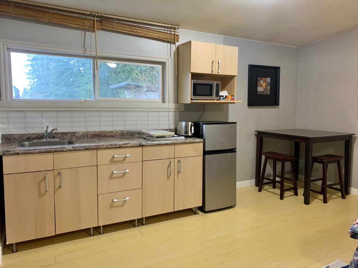 Whole Suite To Yourself At Coquitlam Centre! ポートコキットラム エクステリア 写真