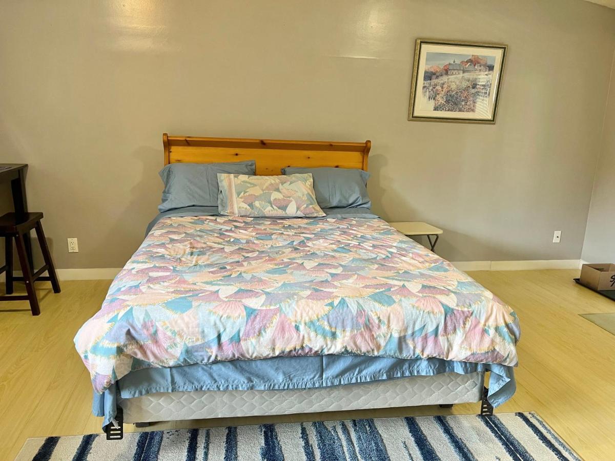 Whole Suite To Yourself At Coquitlam Centre! ポートコキットラム エクステリア 写真